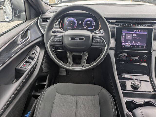 2025 Jeep Grand Cherokee Laredo X