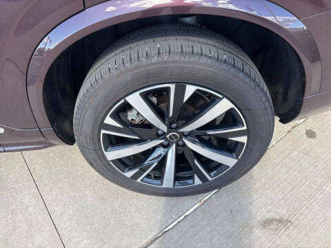 2025 Volvo XC90 B5 Core Bright Theme