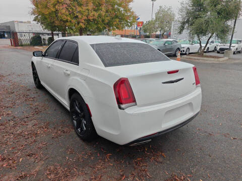 2022 Chrysler 300 Touring