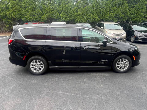 2024 Chrysler Voyager LX