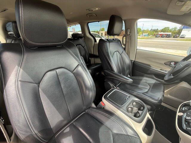 2022 Chrysler Pacifica Touring L