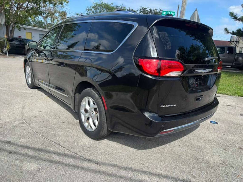2020 Chrysler Pacifica Limited