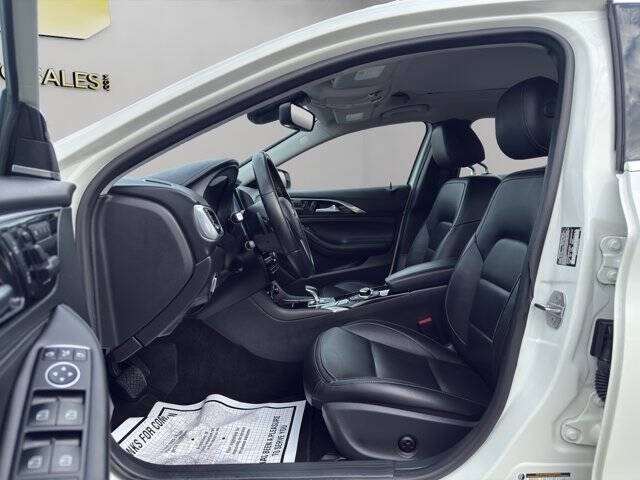 2019 Infiniti QX30 Essential