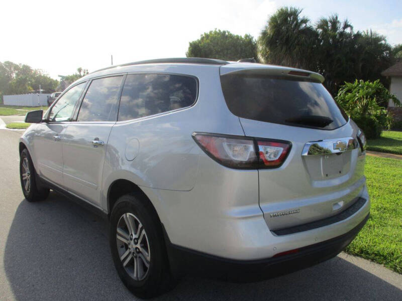2017 Chevrolet Traverse LT