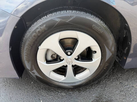 2010 Toyota Prius III