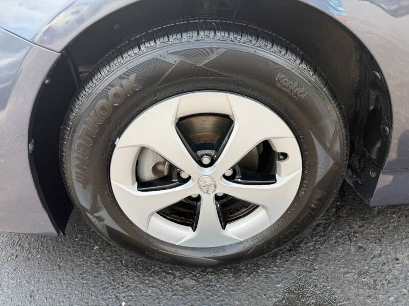 2010 Toyota Prius III