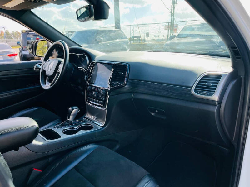 2020 Jeep Grand Cherokee Altitude photo 16