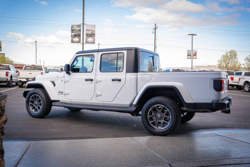 2022 Jeep Gladiator Overland