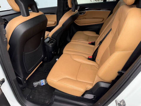 2018 Volvo XC90 T6 Momentum