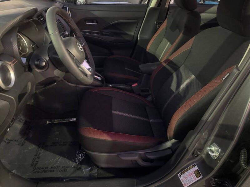 2025 Nissan Versa SR