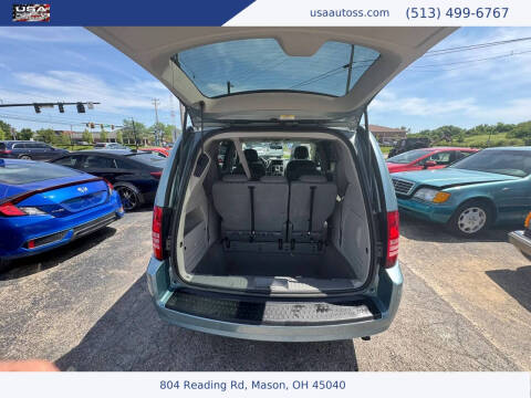 2010 Chrysler Town and Country Touring