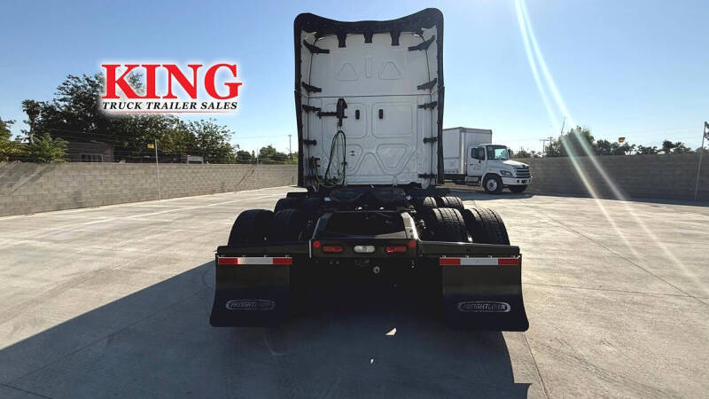 2024 Freightliner Cascadia