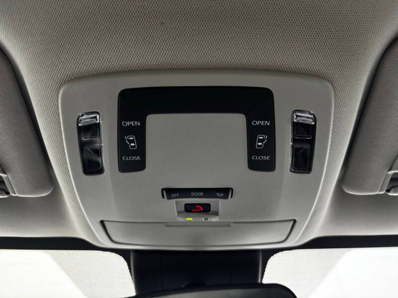 2024 Toyota Sienna LE 8-Passenger