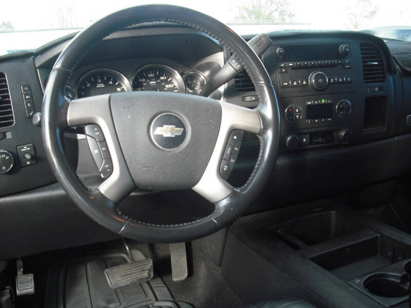 2010 Chevrolet Silverado 1500 LT photo 9