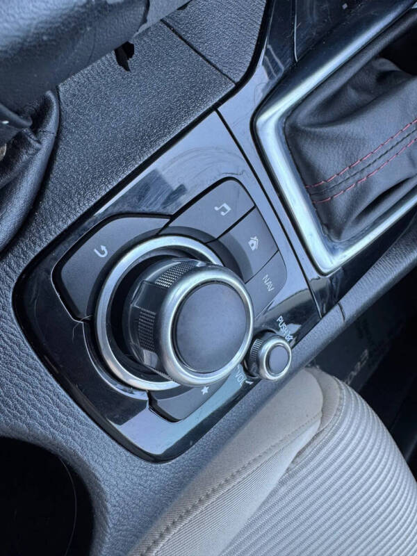 2015 Mazda MAZDA3 i Touring