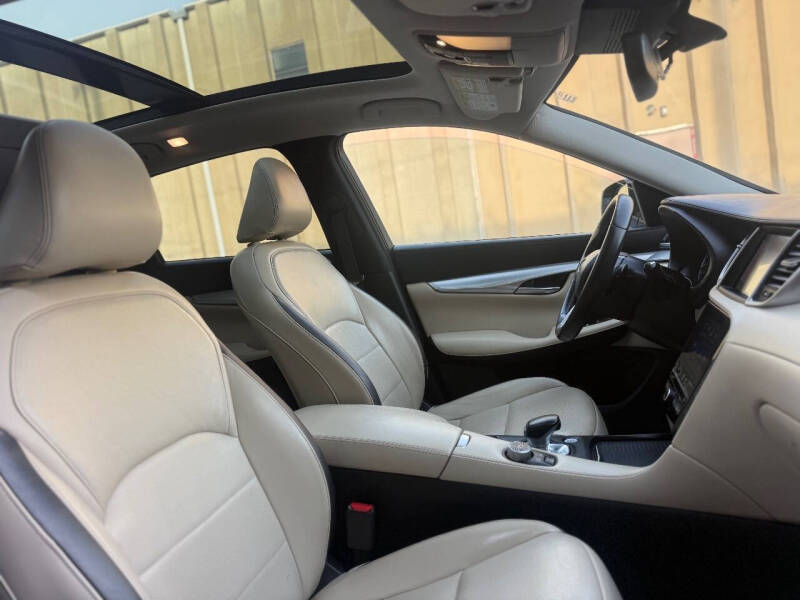 2019 Infiniti QX50 Essential