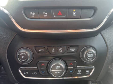 2023 Jeep Cherokee Altitude Lux