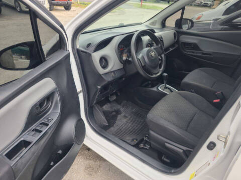 2015 Toyota Yaris 5-Door SE