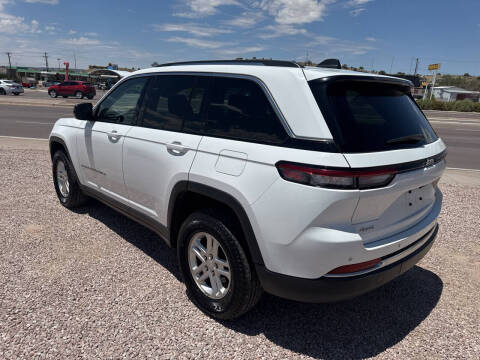 2023 Jeep Grand Cherokee Laredo
