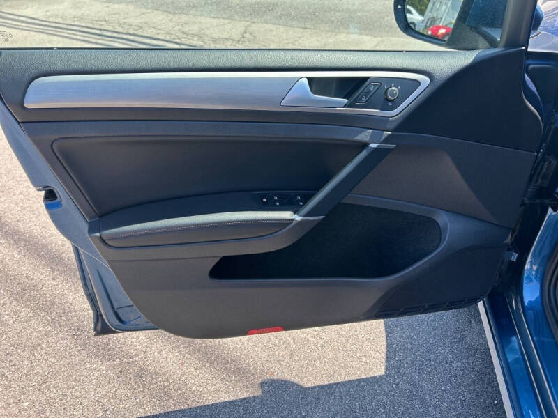 2016 Volkswagen Golf TSI SE