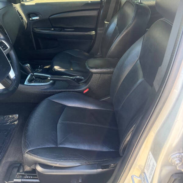 2012 Chrysler 200 Limited