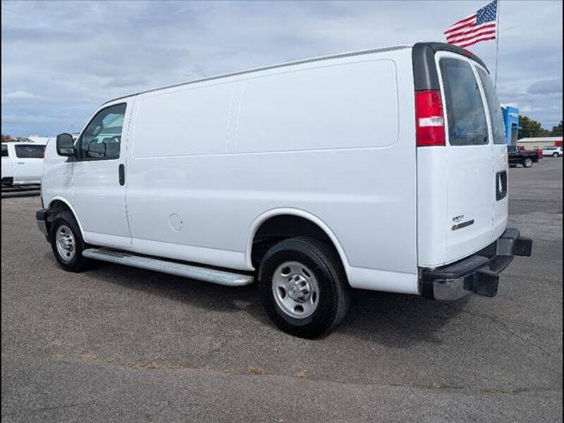 2023 Chevrolet Express 2500