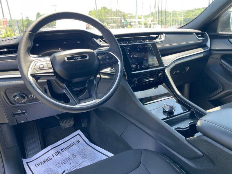2025 Jeep Grand Cherokee L Laredo