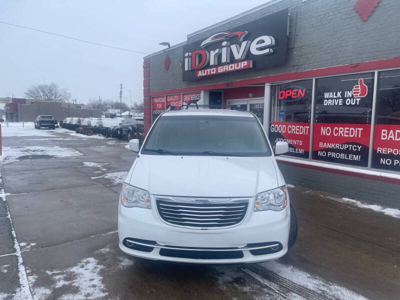 2014 Chrysler Town and Country for sale at iDrive Auto Group in Eastpointe MI