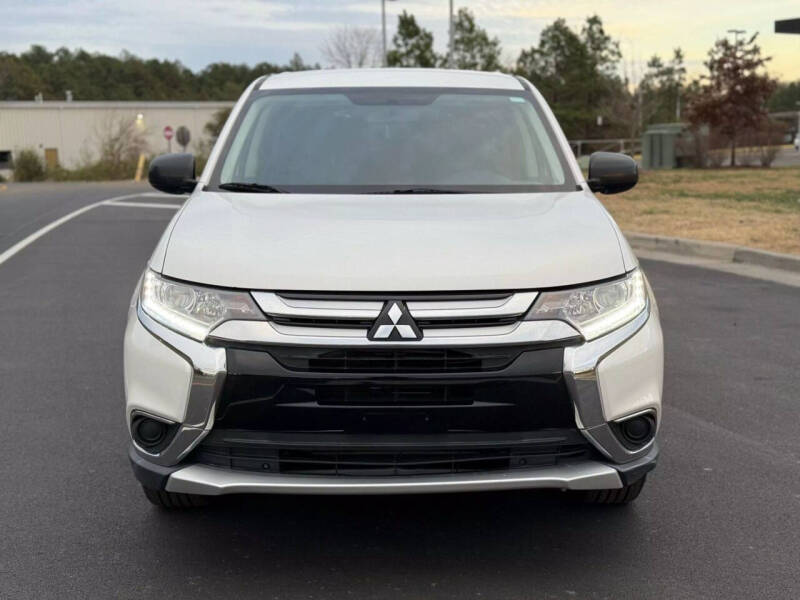 2017 Mitsubishi Outlander ES