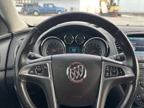 2013 Buick Regal Premium 1