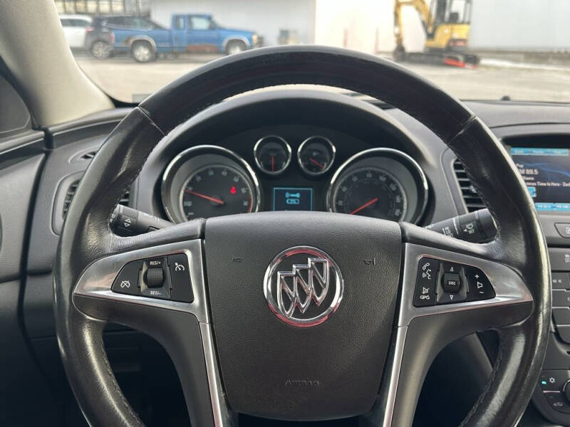 2013 Buick Regal Premium 1
