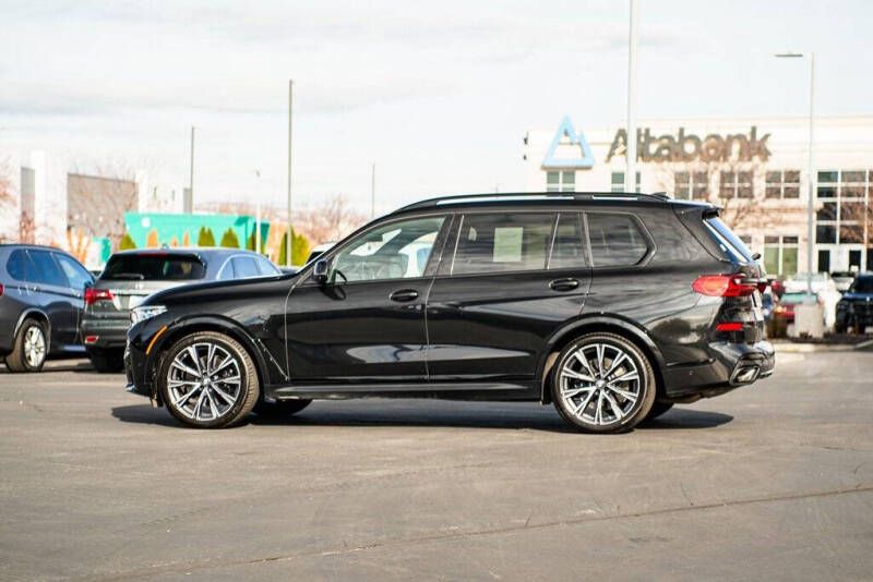 2022 BMW X7 M50i