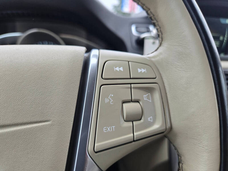 2016 Volvo XC70 T5 Platinum