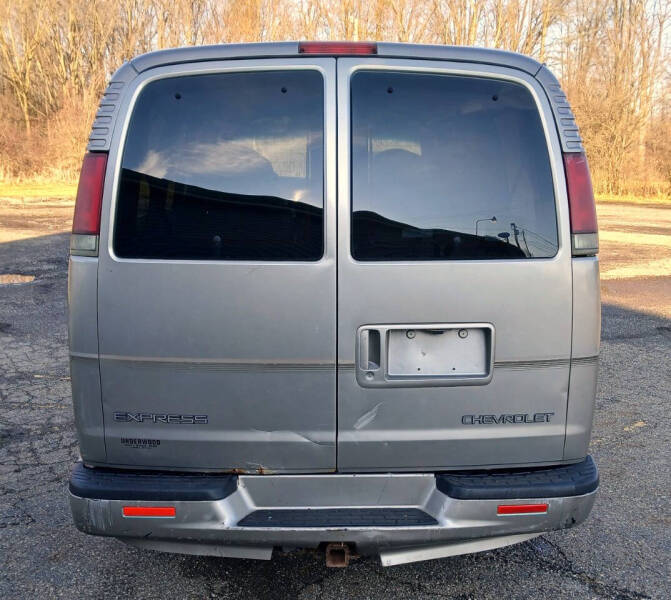 2001 Chevrolet Express G1500 LT