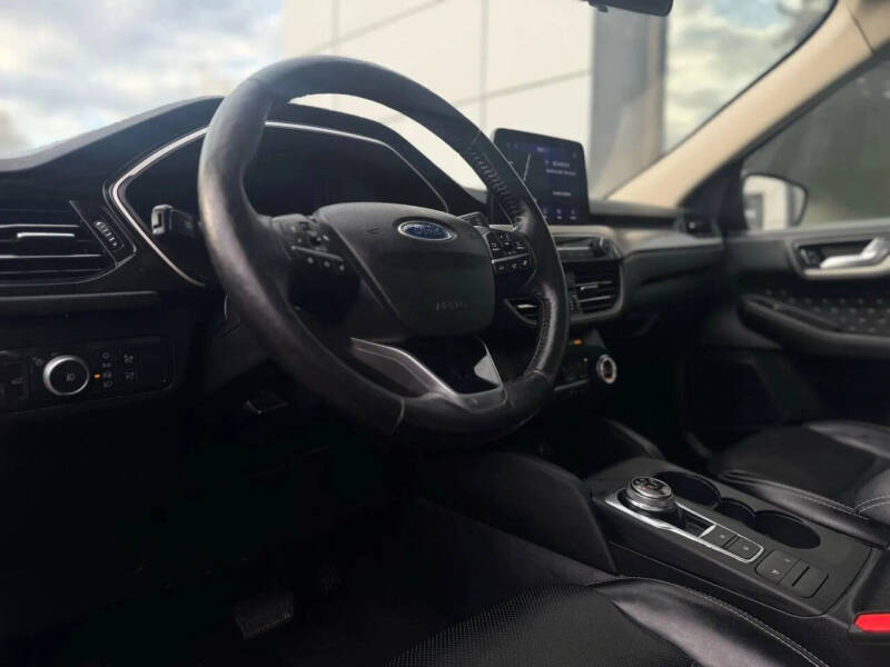 2020 Ford Escape Titanium