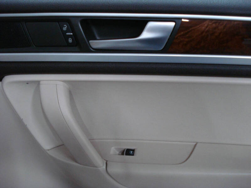 2013 Volkswagen Touareg TDI Sport