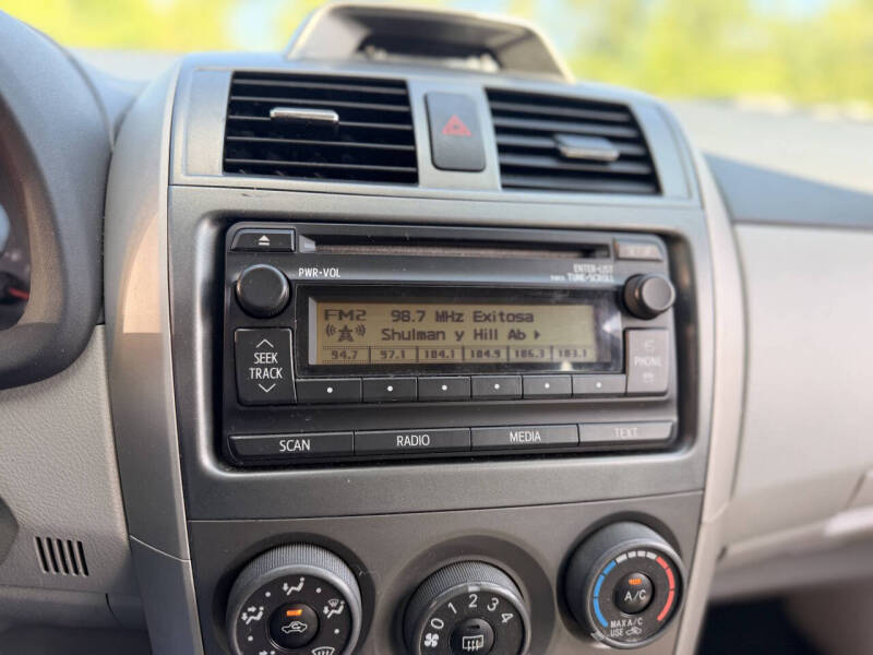 2012 Toyota Corolla LE