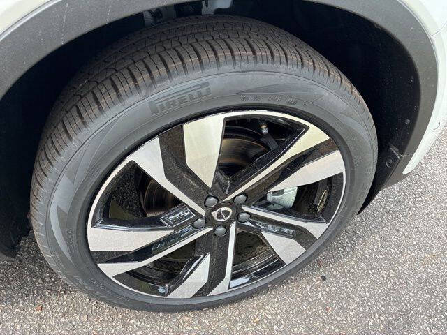 2026 Volvo XC40 B5 Ultra