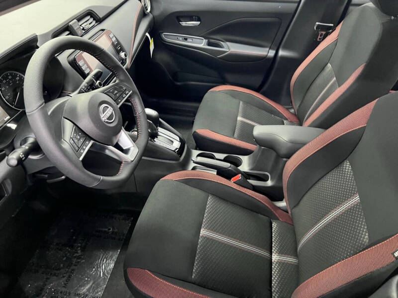 2025 Nissan Versa SR