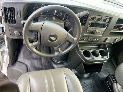 2025 Chevrolet Express 2500