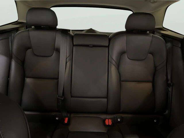 2025 Volvo XC60 B5 Core Dark Theme