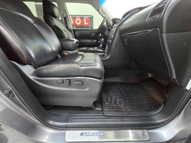 2017 Nissan Armada SV