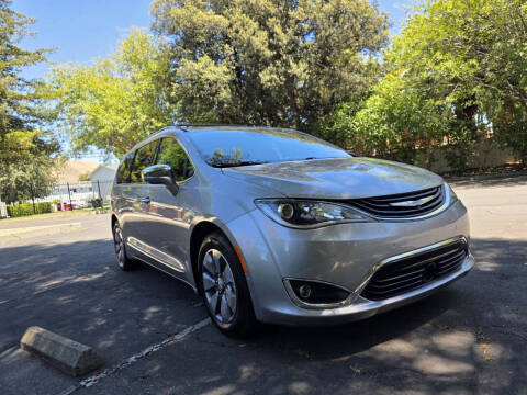 2018 Chrysler Pacifica Hybrid Limited