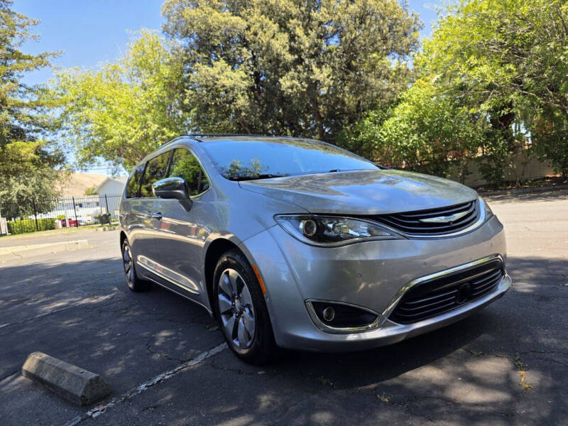 2018 Chrysler Pacifica Hybrid Limited