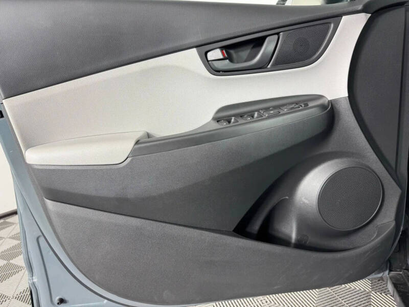 2022 Hyundai Kona SE