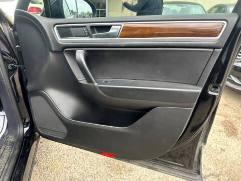 2016 Volkswagen Touareg VR6 Lux