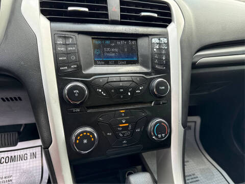2014 Ford Fusion SE