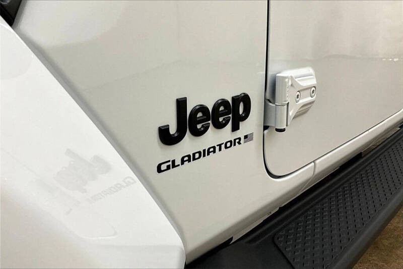2025 Jeep Gladiator High Tide
