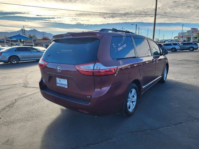 2017 Toyota Sienna LE 8-Passenger