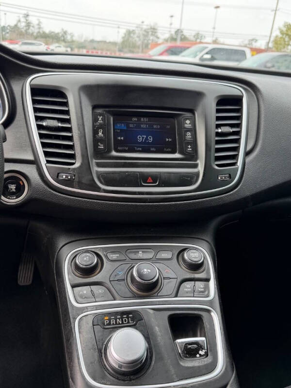 2015 Chrysler 200 Limited